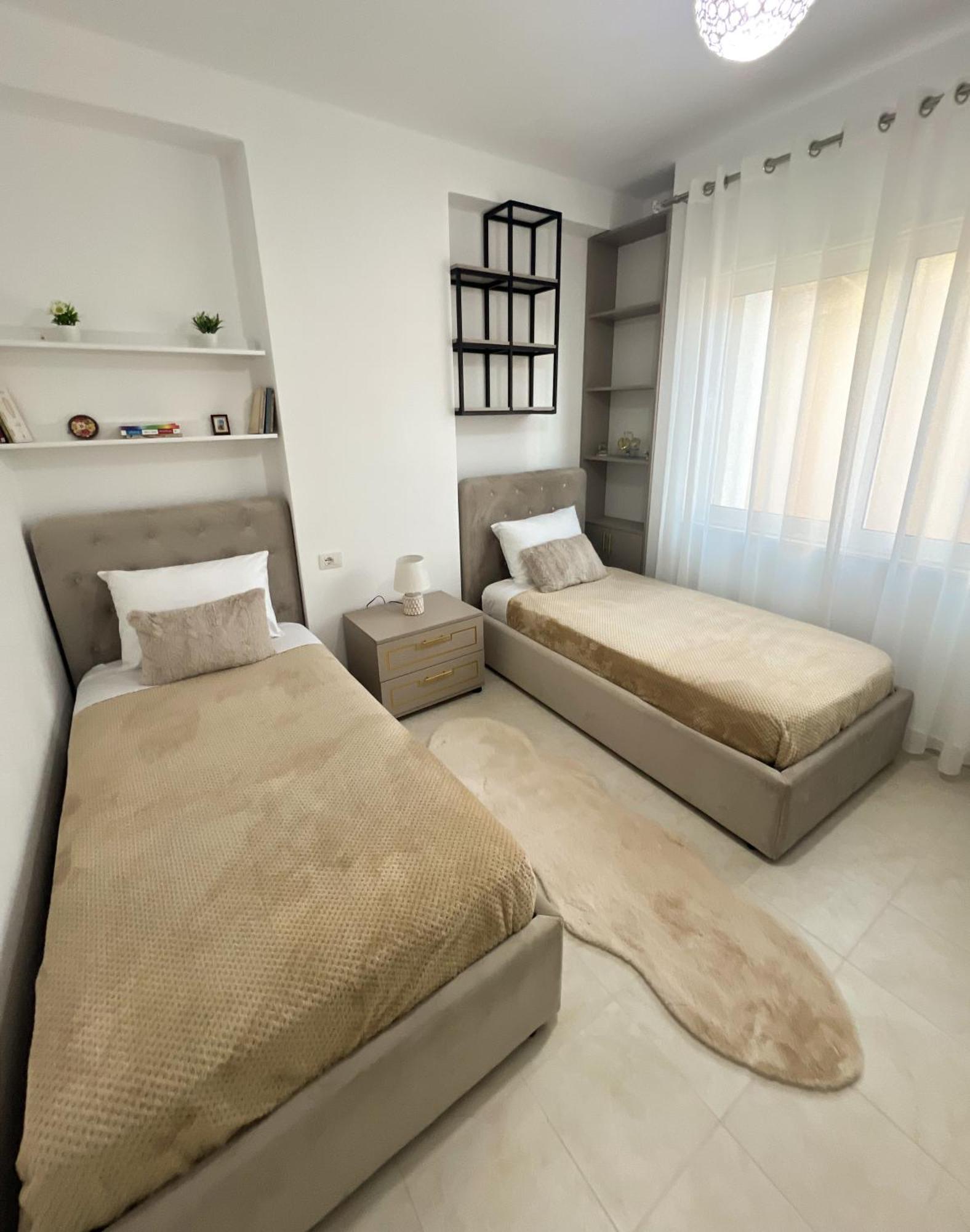 Sea View Apartments Дуррес Екстер'єр фото