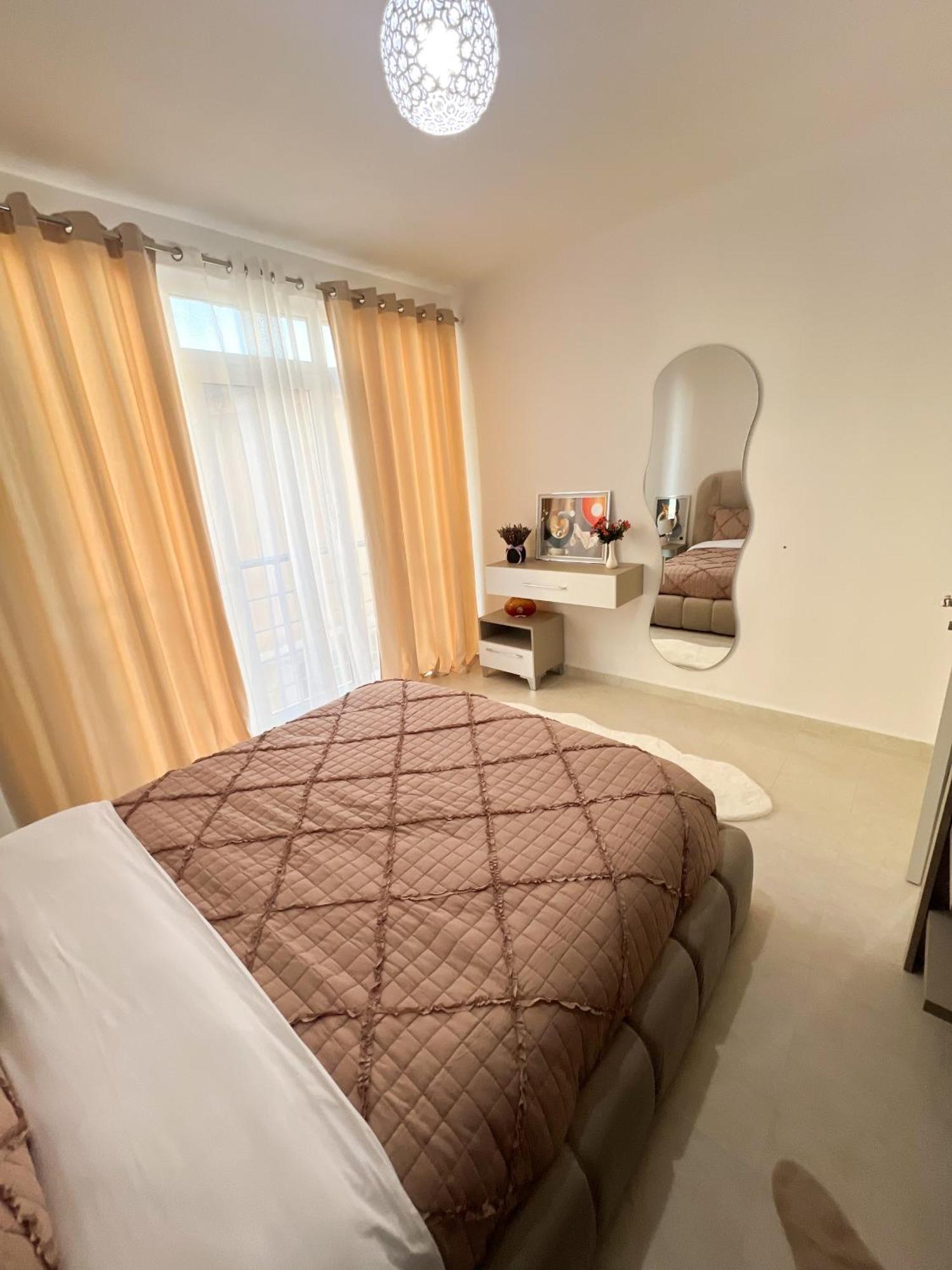 Sea View Apartments Дуррес Екстер'єр фото