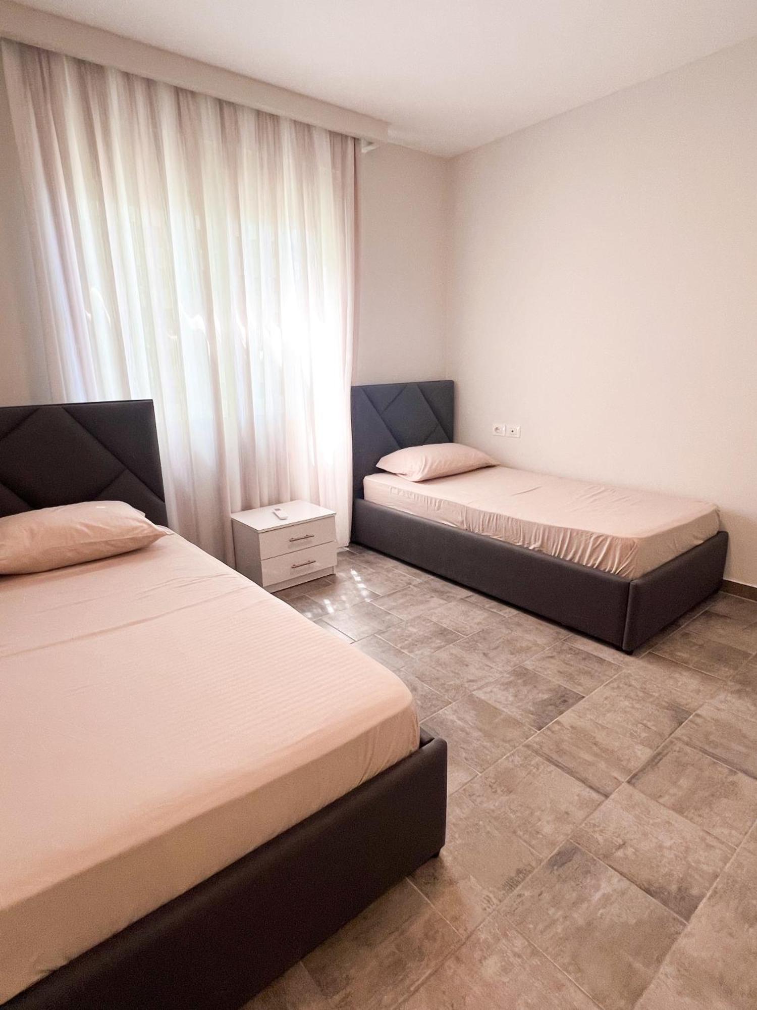 Sea View Apartments Дуррес Екстер'єр фото
